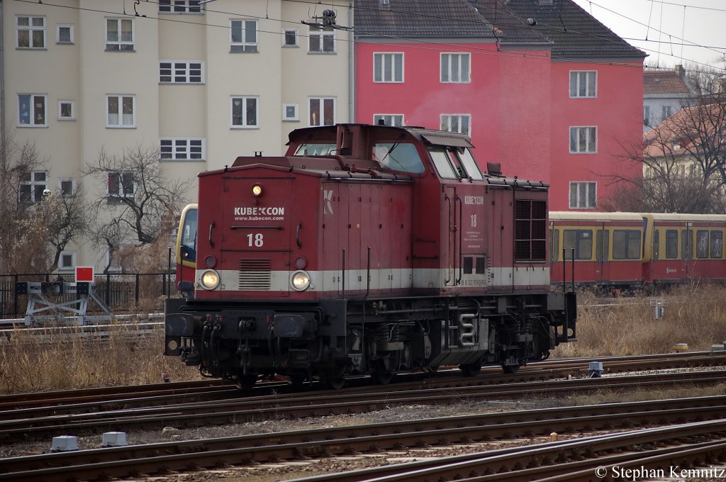 LOK 18 (202 787-8) ex DR 112 787-7 von der KubeCon als Lz in Berlin Lichtberg. 12.03.2011