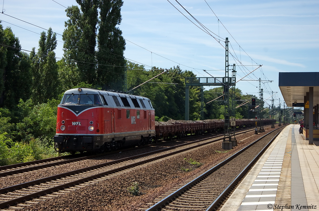 Lok 20 (228 501-3) WFL - Wedler & Franz Lokomotivdienstleistungen GbR mit einem Schotterzug in Berlin Jungfernheide und brachte diesen Zug zur Beusselstrae und kam dann als Lz wieder zurck. 23.07.2012 