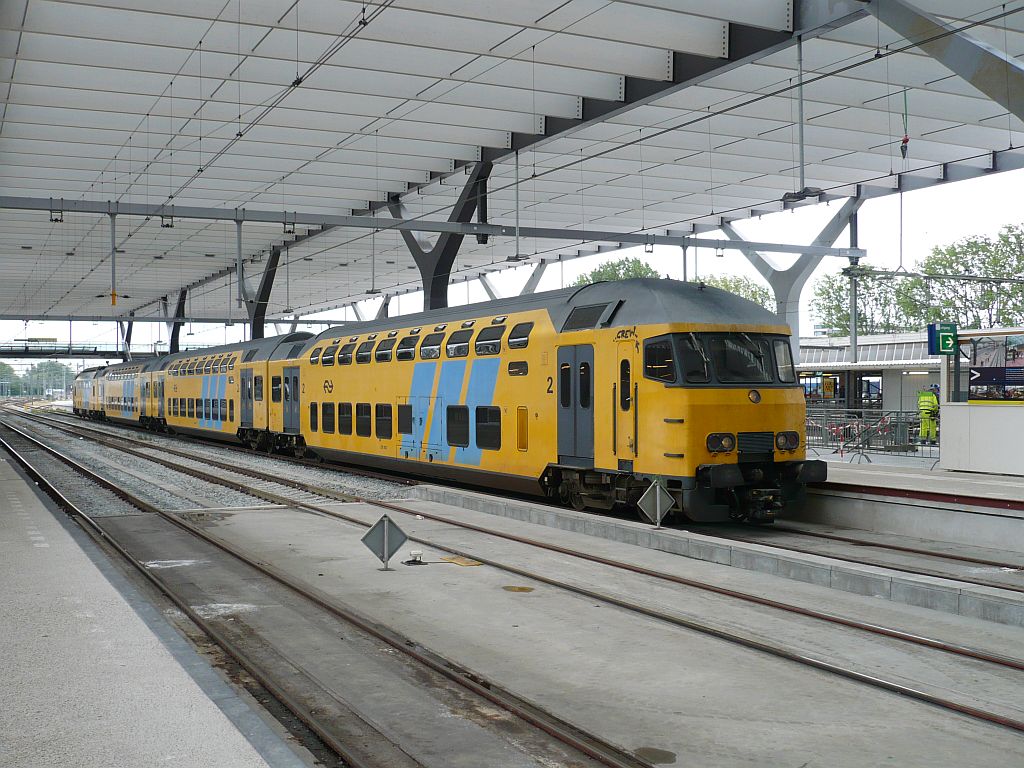 mDDM TW 7857 Gleis 6 Rotterdam Centraal Station 13-07-2012.

mDDM 7857 spoor 6 Rotterdam Centraal Station 13-07-2012.