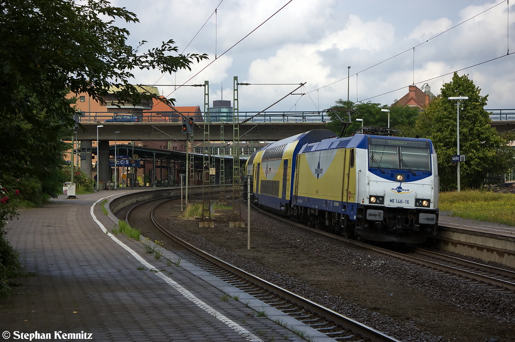 ME 146-16  Celle  (146 516-0) metronom Eisenbahngesellschaft mbH mit dem metronomregional (MEr81617) von Hamburg-Harburg nach Lneburg, bei der Ausfahrt in Hamburg-Harburg. 31.08.2012