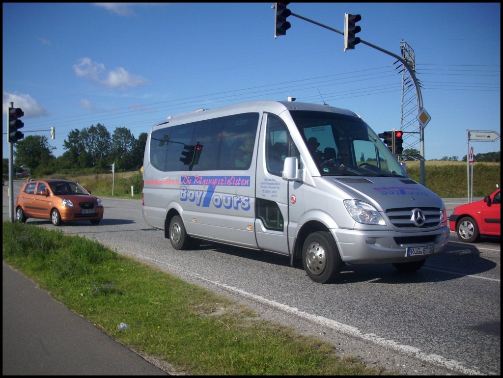 Mercedes Sprinter von BoyTours aus Deutschland in Mukran.