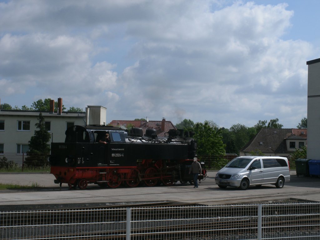 Nachdem 99 2324 den Zug,von K�hlungsborn West,am 28.Mai 2011,nach Bad Doberan brachte und 99 2321 den Zug zur�ck nach K�hlungsborn fuhr,blieb 99 2324 in Bad Doberan.