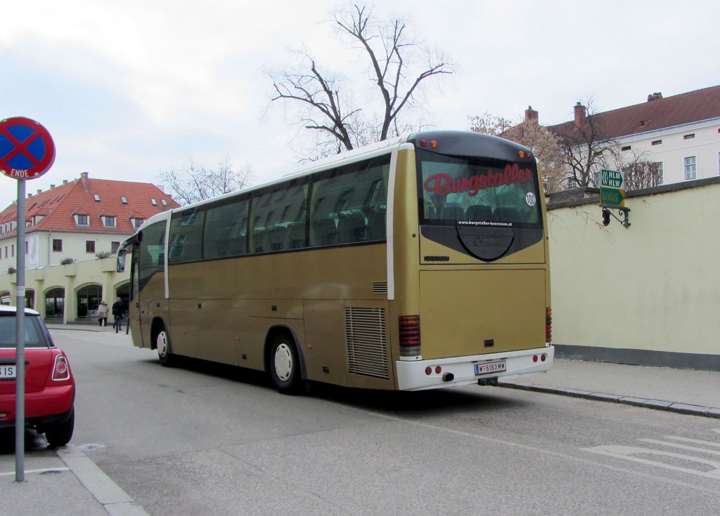 Nachschuss auf einen SCANIA CENTURY aus Wien im April 2013 in Krems.