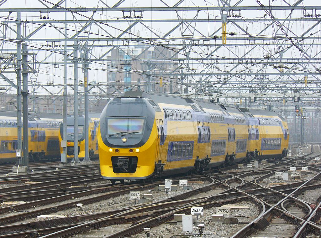 NS DD-IRM 9568 Amsterdam Centraal Station 10-04-2013.

NS DD-IRM 9568 westzijde Amsterdam Centraal Station 10-04-2013.