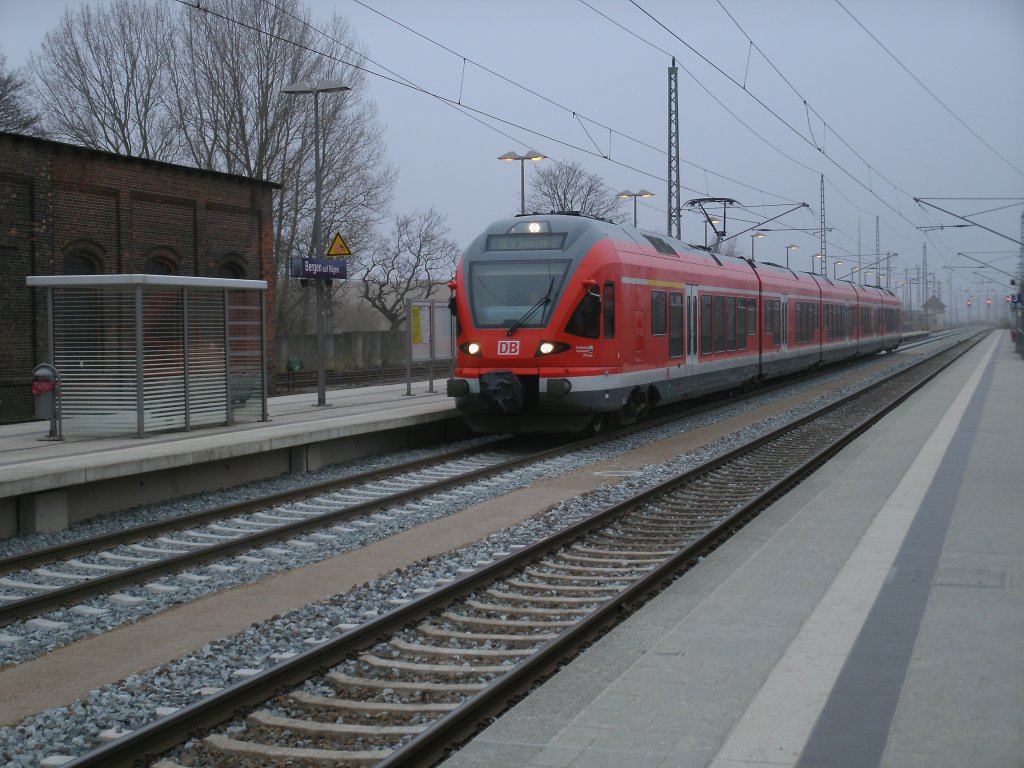 Obwohl im Zugzielanzeiger Sassnitz das Ziel war,hie� f�r 429 030,am 04.M�rz 2011,Bergen/R�gen Endstation wegen dem Lokf�hrerstreik.