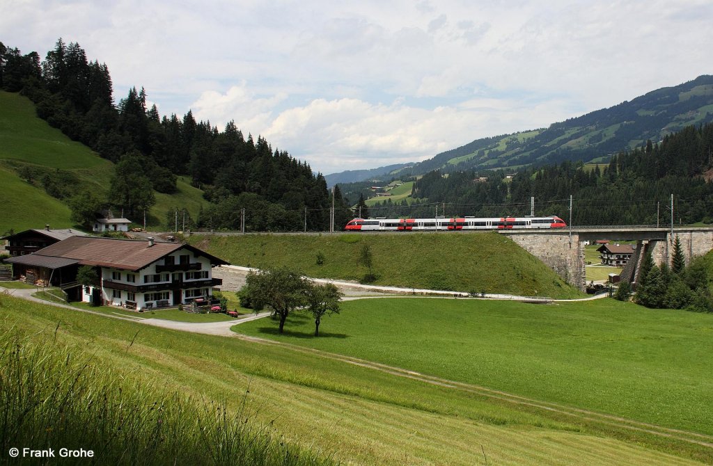 BB Talent 4024 als S6 Hochfilzen - Wgl, Salzburg-Tiroler-Bahn KBS 201 Saalfelden - Innsbruck, fotografiert bei Hopfgarten im Brixental am 19.07.2012