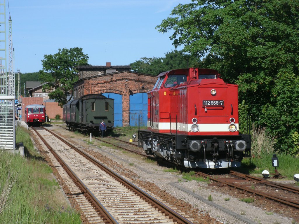 PRESS 112 565 �bernahm,am 04.Juni 2011,in Bergen/R�gen,den Schweriner Traditionszug.