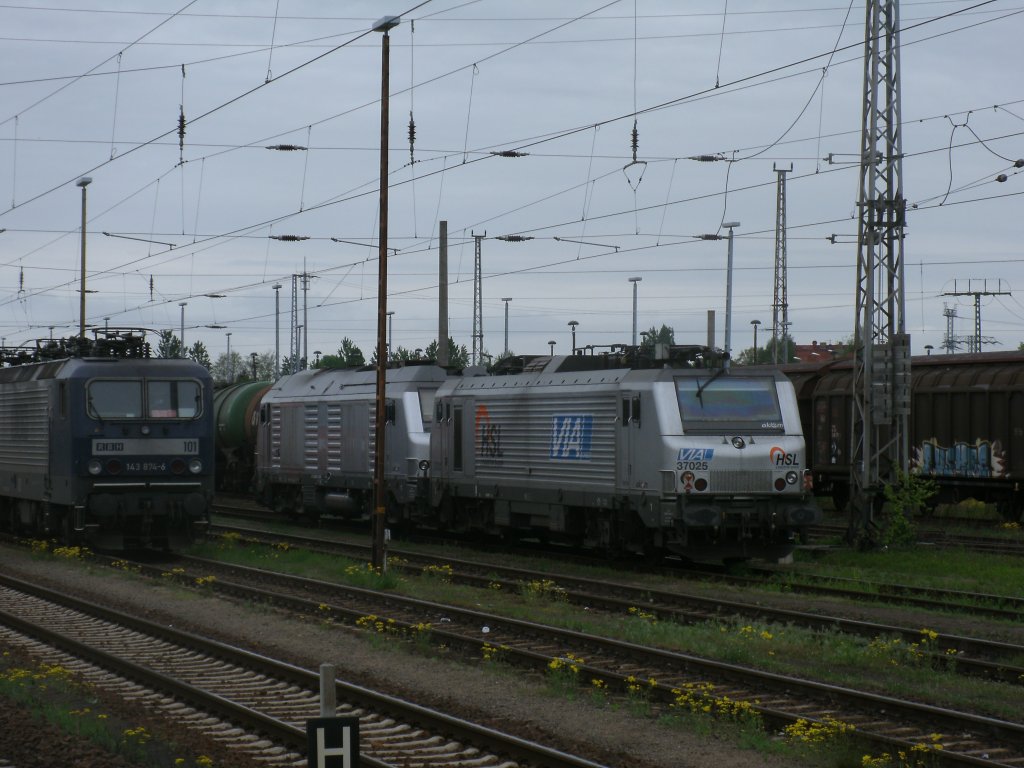 PRIMA 37025 und eine zweite PRIMA,am 05.Mai 2012,in Angermnde.