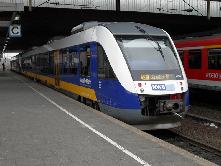 RE10 von Kleve nach Dsseldorf Hbf kurz nach der Ankunft im Dsseldorfer Hbf(12.02.10)