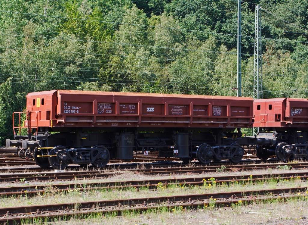 Schttgutkippwagen mit pneumatischer Bettigung und vier Radstzen (Ua 416) der Tschechiesche Firma TSS A.S., abgestellt am 20.08.2011 in Betzdorf/Sieg.
Dei deutsche Gattungszeichen wre Fas.