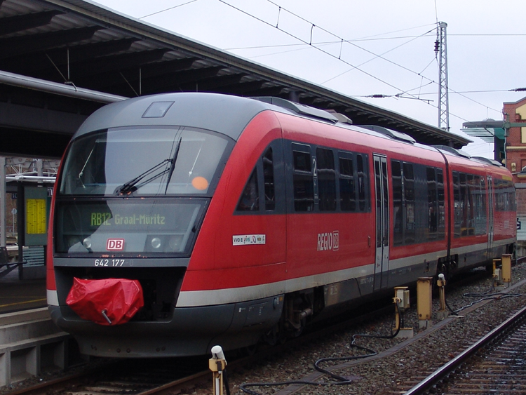 Seltener Gast in Rostock 642 177-0 vom BW Dresden-Altstadt als RB12 von Rostock Hbf Richtung Graal-Mritz kurz nach der Ankunft im Rostocker Hbf.(05.03.2011)