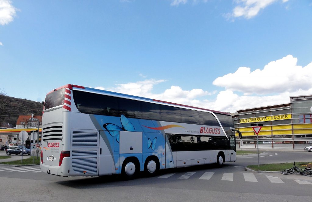 SETRA 431 DT von BLAGUSS Reisen aus Wien am 13.4.2013 in Krems an der Donau gesehen.