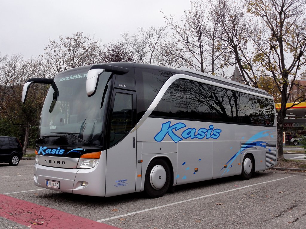 SETRA S411 HD vom Busunternehmer KASIS aus Ober�sterreich im Oktober 2012 in Krems.