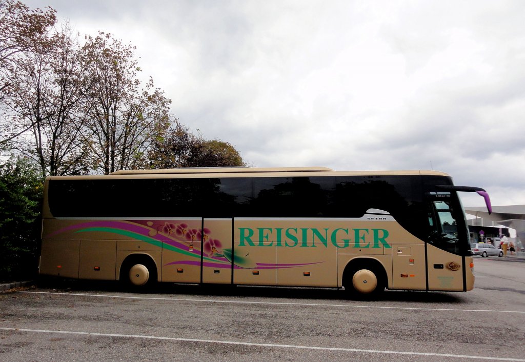 SETRA S415 GT-HD von REISINGER Reisen aus Deutschland im Sept.2012 in Krems gesehen.