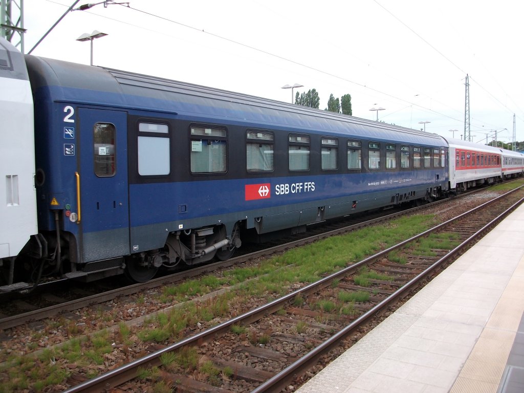 Sogar ein Original Schweizer Reisezugwagen war am 24.Juli 2010 im Nachtzug Binz-Z�rich.