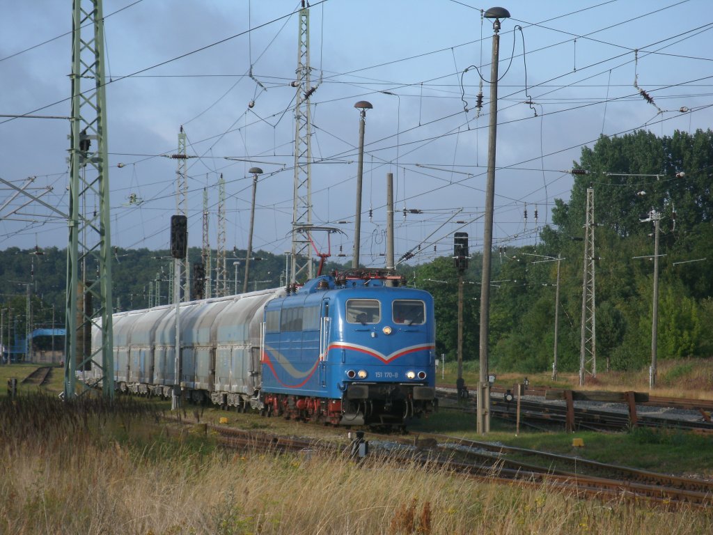 SRI 151 170-8 verlie� mit dem Kreidezug,am 22.Juli 2013,Bergen/R�gen.