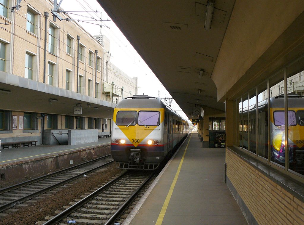 TW 360 Typ MS82 Break, Brussel Noord 23-06-2012.

MS82 Break Nummer 360 Brussel Noord 23-06-2012.