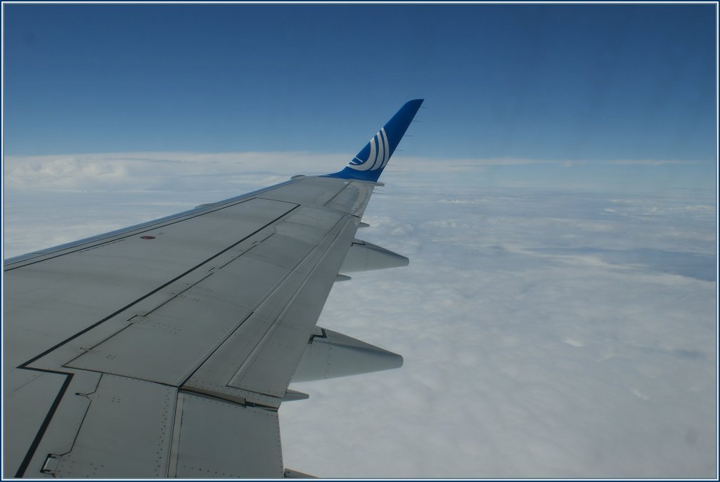  �ber den Wolken muss die Freiheit wohl grenzenlos sein  - doch was n�tzt dies, wenn man dabei keinen festen Stand hat und keine Unterschlupf findet?
Zwischen Helsinki und Genf, den 11. Mai 2012 