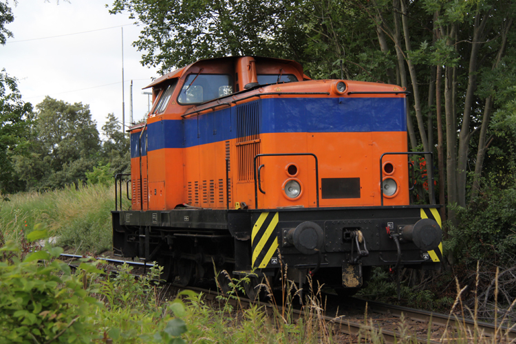 V60 vom Rostocker Frach und Fischereihafen stand diesmal wieder sehr gstig in Hhe Rostock-Bramow abgestellt :-).25.06.2011