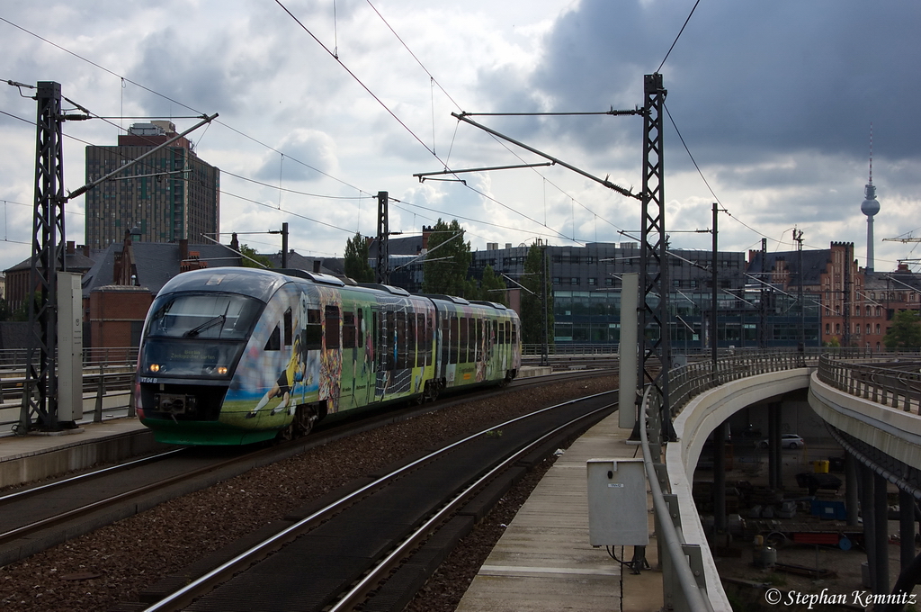 VT 04 A/B (642 304/804)  FIFA WM 2006  als VX 81142  Vogtland-Express  von Plauen(Vogtl) ob Bf nach Berlin Zoologischer Garten, bei der Einfahrt in den Berliner Hbf. 16.07.2012