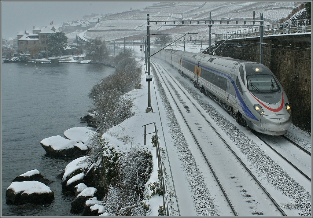 Wie schon anderswo verlautet, gefallen mir  silberne  Zge gut; nun bin ich hier auf ein lteres Bild gestoen, welches einen SBB ETR 610 in der Ursprungslackierung zeigt. 
4. Jan. 2010