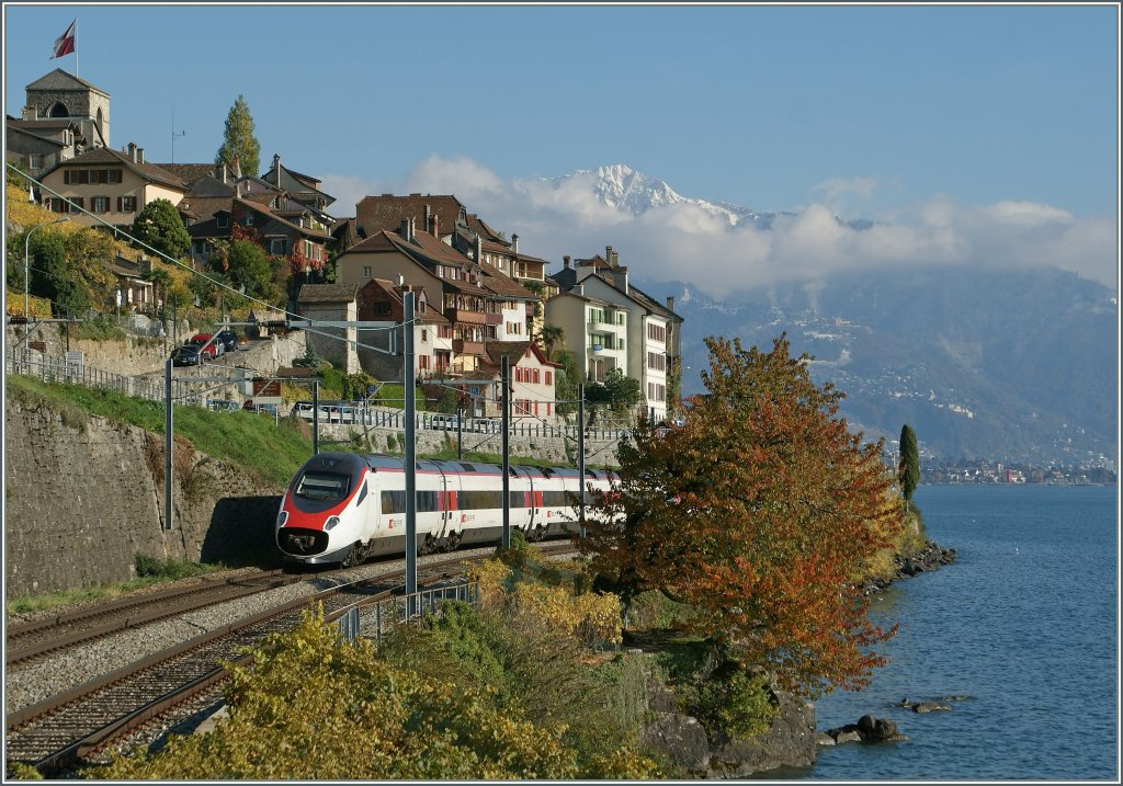 Zwar kein italiniescher Klassiker, aber die bunten Farben erhellen etwas den grauen Tag...
SBB ETR 610 bei St-Saphorin am 29. Okt 2012