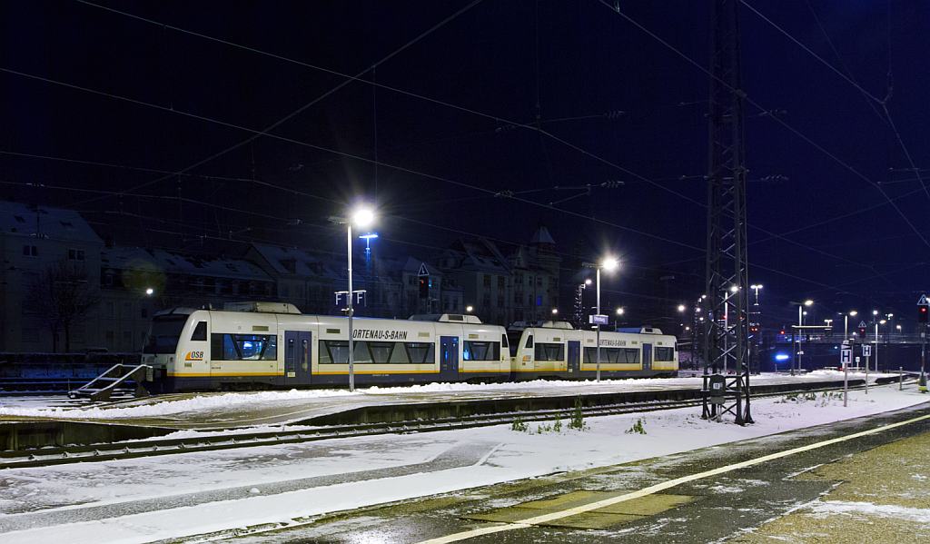 Zwei am 08.12.2012 (5:45 Uhr) in Offenburg abgestellte Stadler Regio-Shuttle RS1 (BR 650) der Ortenau-S-Bahn GmbH (OSB) eine 100-prozentige Tochtergesellschaft der Sdwestdeutschen Verkehrs-Aktiengesellschaft (SWEG). 

Die Fahrzeuge haben zwei Dieselmotoren  (MAN oder IVECO) von ca. je 350 PS, die Achsformel ist B’B’, die Hchstgeschwindigkeit betrgt 120 km/h.