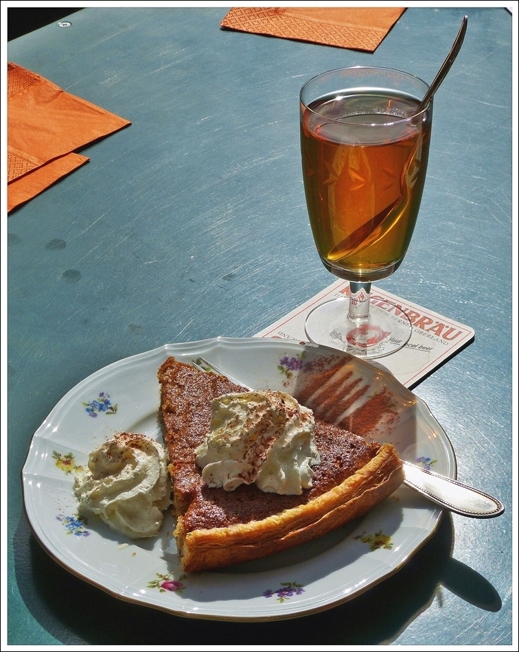 . Bergrestaurant Planalp - Lecker Kaffee Luz und weltbester Nusskuchen mit Rahm. 27.09.2013 (Jeanny)