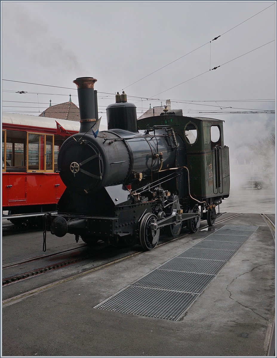 ... besonders wenn das  Gesicht  der RB H 2/3 16 positiv aus gedrückt etwas  schlicht  wirkt.
Vitznau, den 24. Feb. 2018