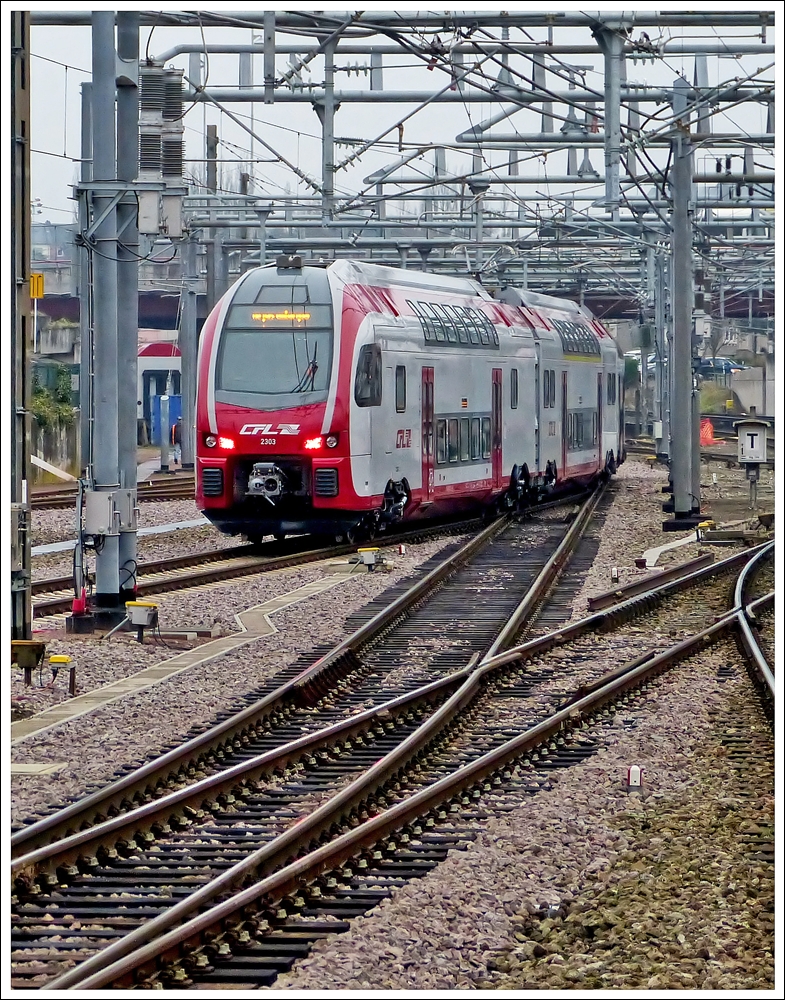 . Der CFL Kiss 2303 verlsst whrend einer Testfahrt am 22.01.2014 den Bahnhof von Luxemburg. (Hans)