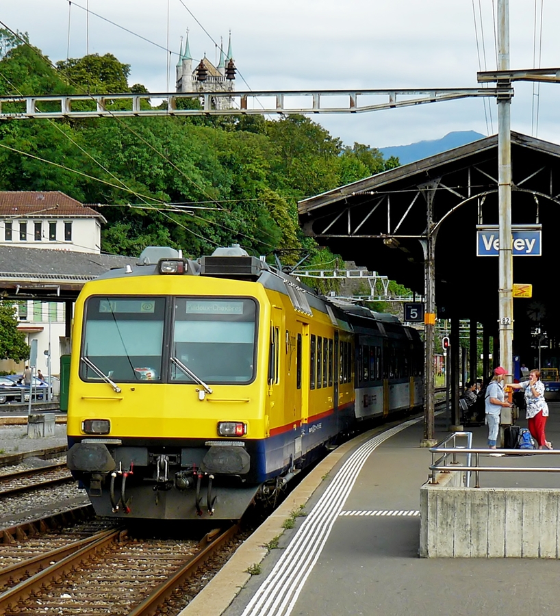 . Der  train des vignes  plus Beiwerk am 02.08.2008 in Vevey. (Hans)