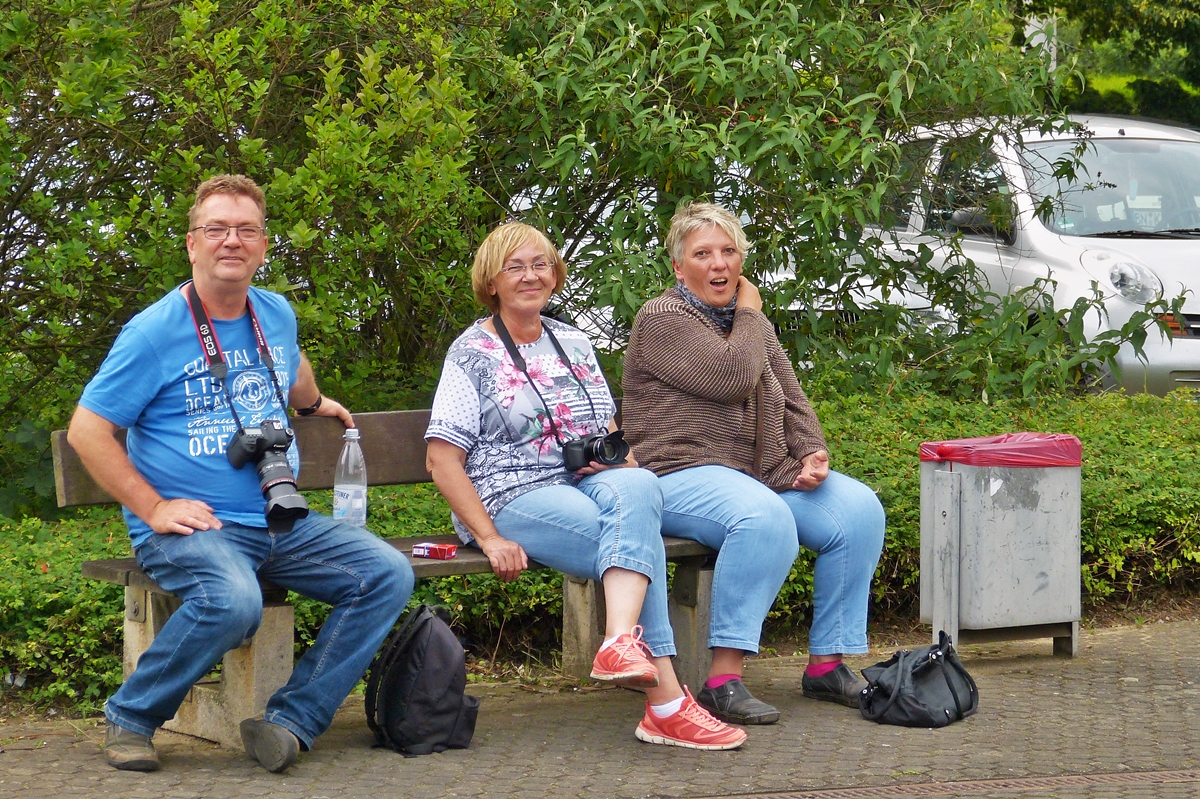 . Kurze Pause für die gestressten und windzerzausten Fotografen in Bonn-Beuel. 27.06.2015 (Hans)