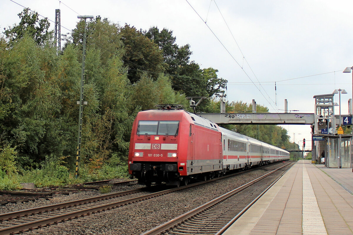 101 030-5 auf den Weg nach Hamburg. Tostedt, 02.10.2021