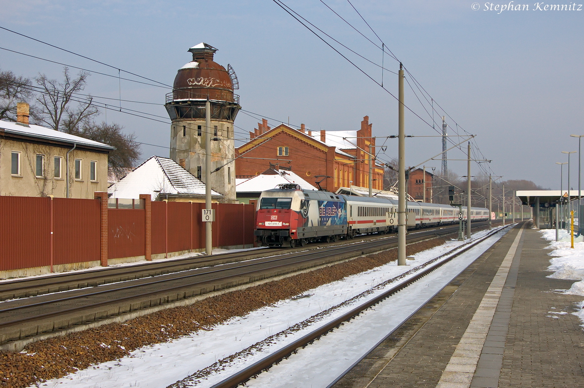 101 070-1  Die ADLER Mannheim  mit dem IC 144 von Berlin Ostbahnhof nach Amsterdam Centraal in Rathenow. 31.01.2014