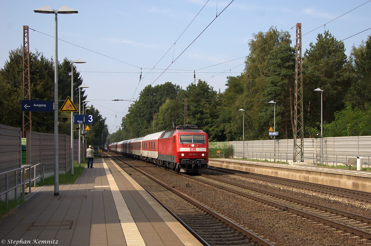 120 119-3 mit dem AZ 13371 von Hamburg-Altona nach Alessandria, bei der Durchfahrt in Bienenbüttel. 05.09.2014