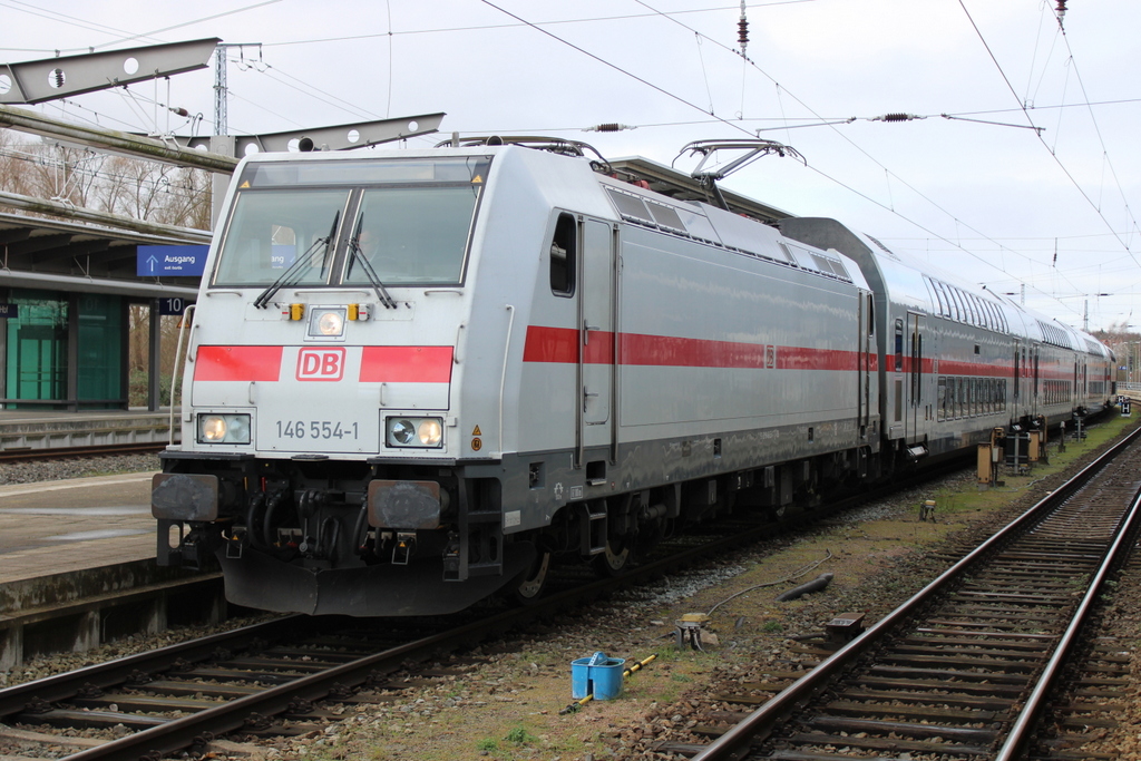 146 554-1 mit IC 2239(Rostock-Leipzig)kurz vor der Ausfahrt im Rostocker Hbf.13.03.2020