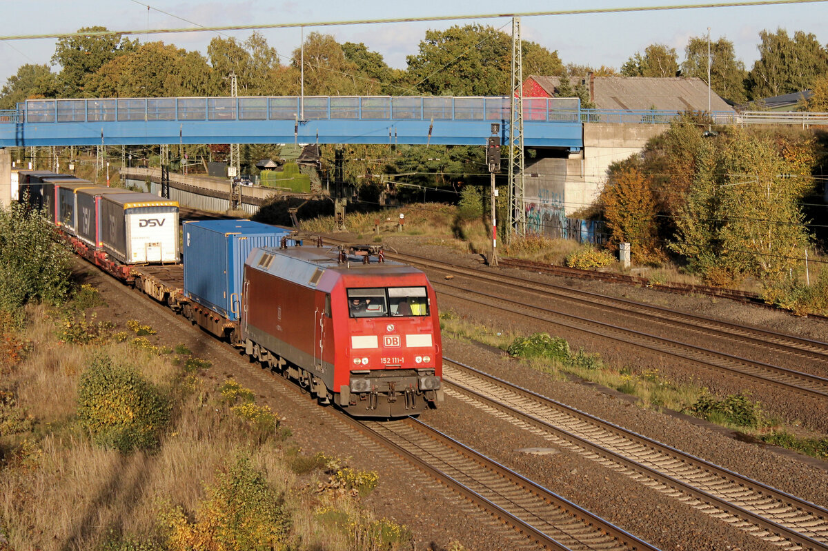 152 111-1 mit einen KLV am Haken, durchf�hrt am 16.10.2022 Tostedt.