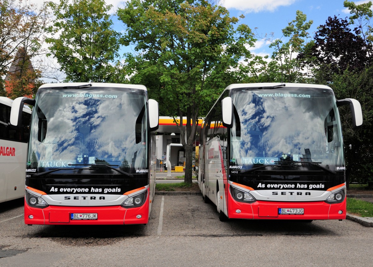 2 Setra 516 HD von Blaguss Reisen aus der SK im Juni 2015 in Krems.