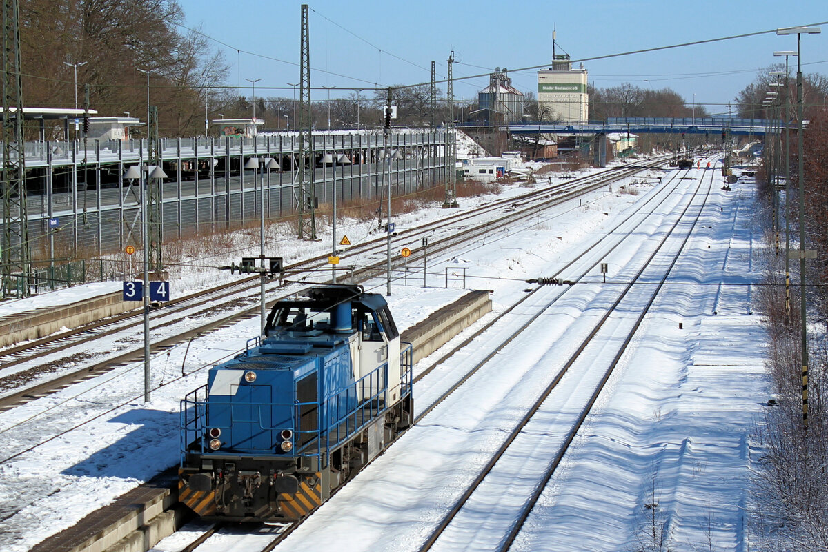 276 042-9 ist am 11.03.2023 im Tostedter Bahnhof auf Rangierfahrt.