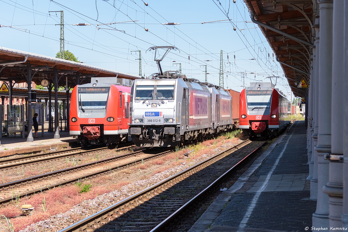 386 012-9 METRANS Rail s.r.o. mit der Wagenlok 386 009-5 und einem Containerzug in Stendal und fuhr weiter in Richtung Salzwedel. 02.06.2017