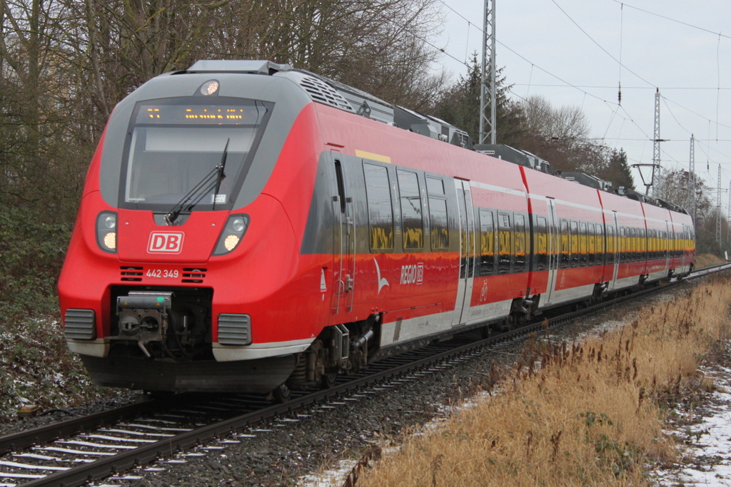 442 349 als S2(Warnemnde-Rostock)bei der Einfahrt im Haltepunkt Rostock-Bramow.14.01.2017