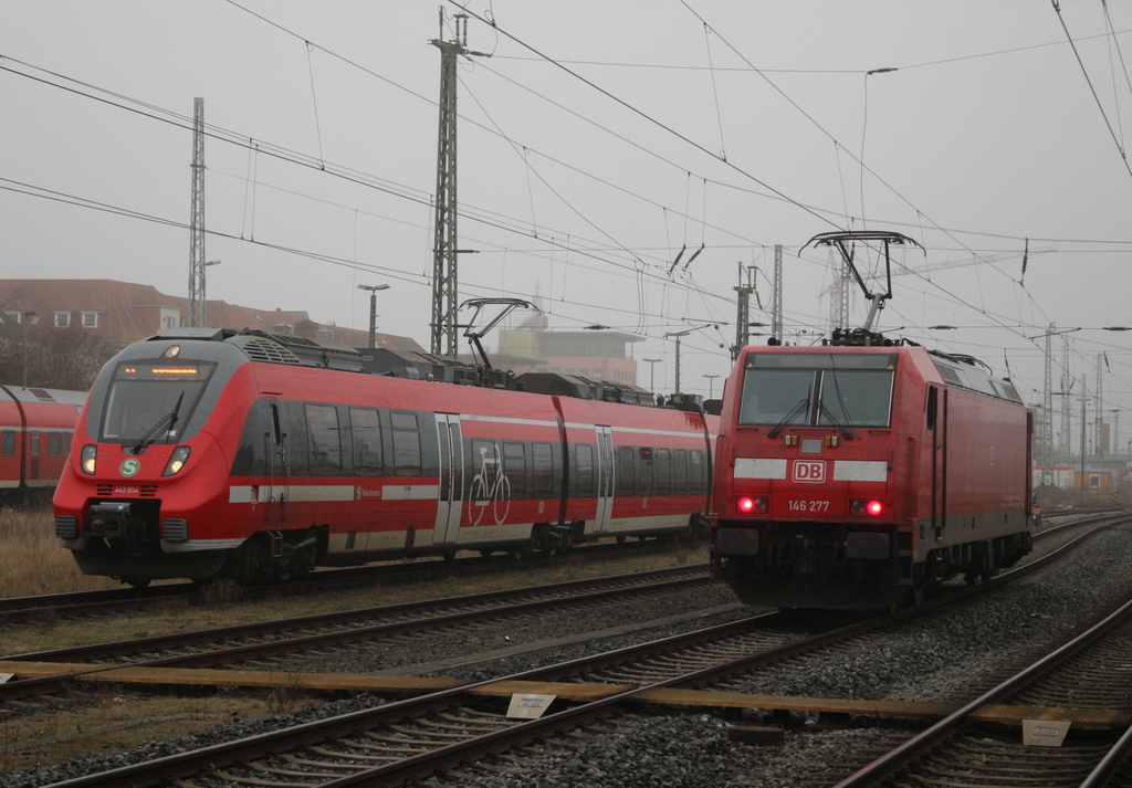 442 854 als S3(Güstrow-Warnemünde)bei der Einfahrt im Rostocker Hbf.22.12.2025