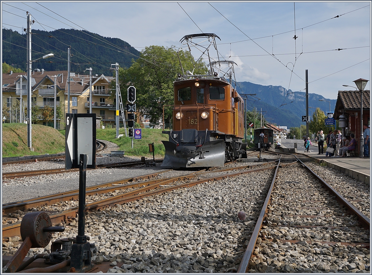 50 Jahre Blonay-Chamby: Die Bernina Bahn RhB Ge 4/4 182 rangierte in Blonay.

9. Sept. 2018