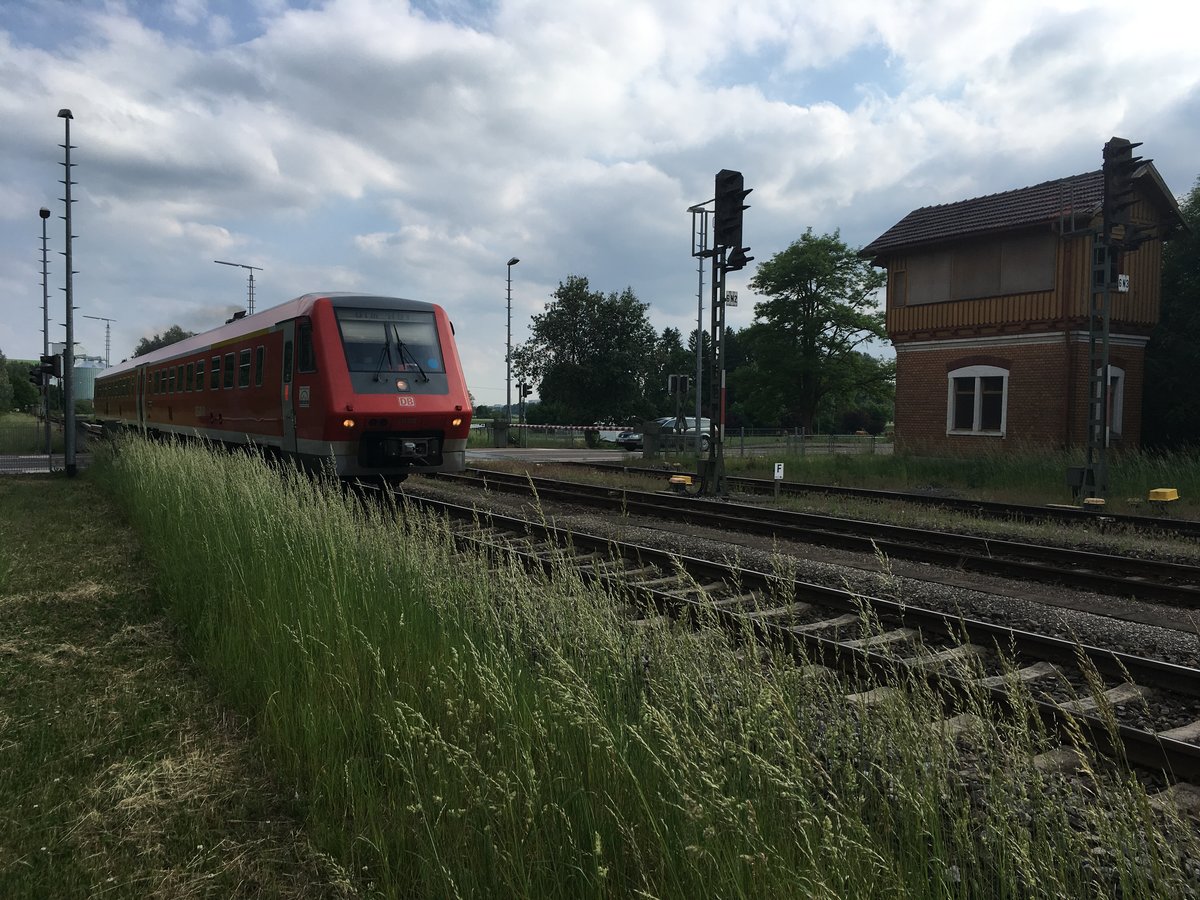 611 007 als Ire 3213 am 31.05.17 kurz vor dem Bahnhof Allmendingen