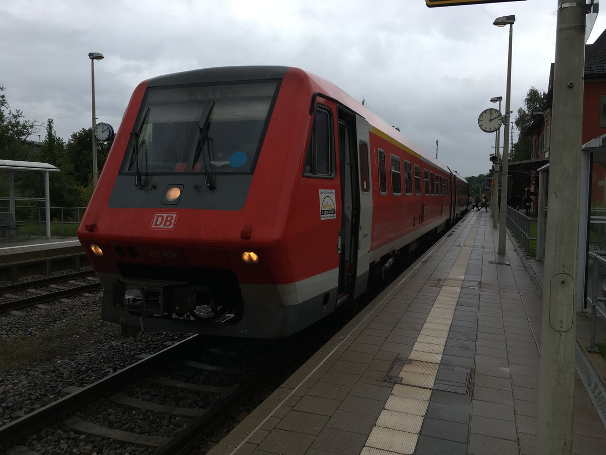 611 039 am 28.07.17 als Ire von Ulm Hbf nach Aalen hier in Langenau (Württ)