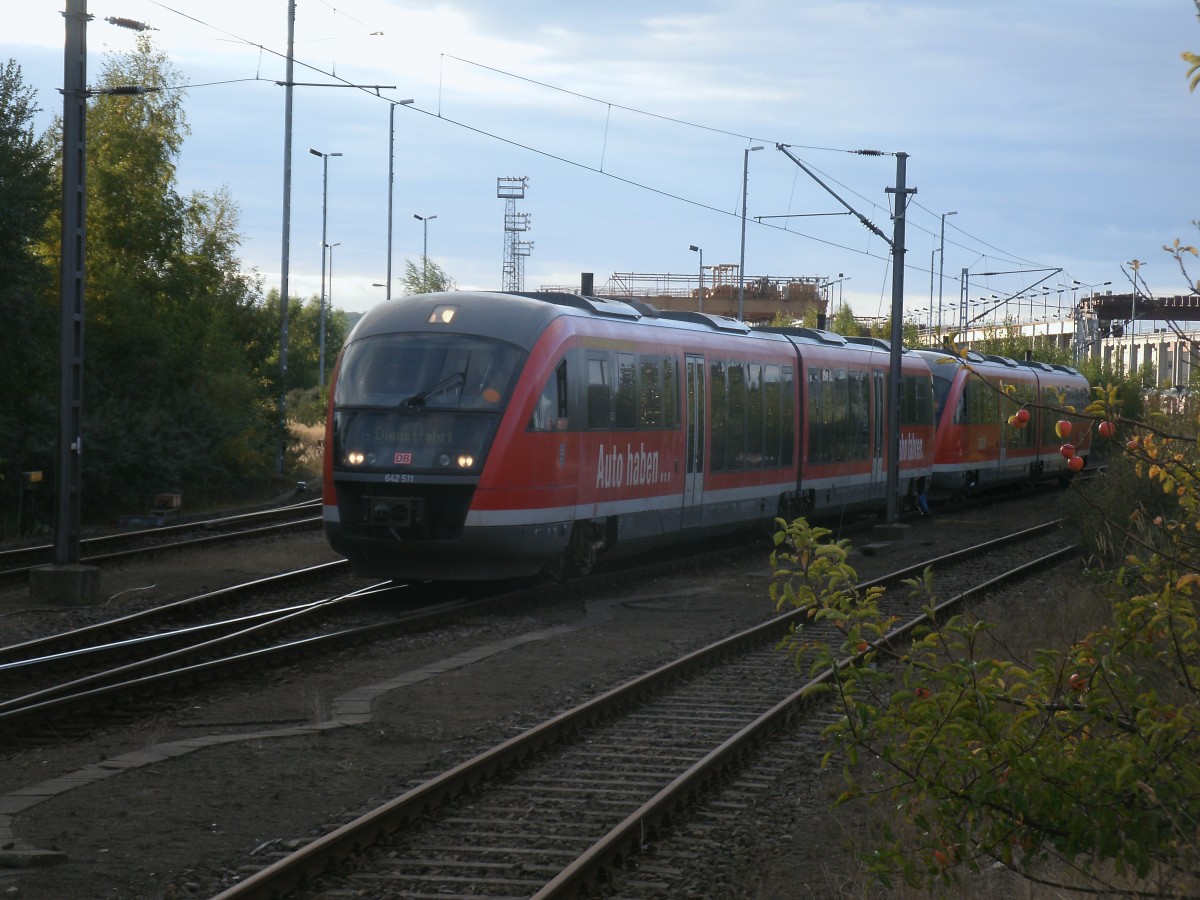 642 511-0 und 646 010-3(beide vom Bh Erfurt),am 01.Oktober 2013,in Mukran.