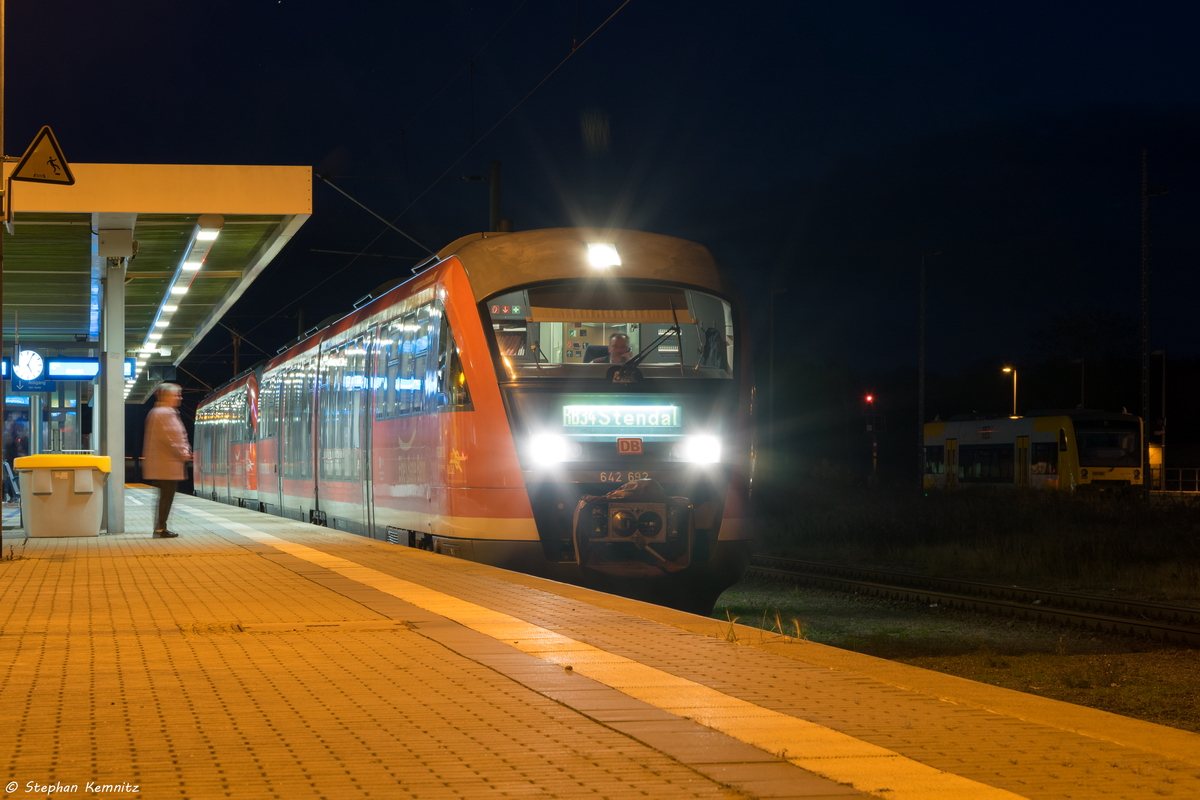 642 692-7 & 642 XXX-X als RB34 (RB 17966) von Rathenow nach Stendal in Rathenow. Noch 6 Tage, dann fahren die DB 642er auf der RB34 nicht mehr. 06.12.2015