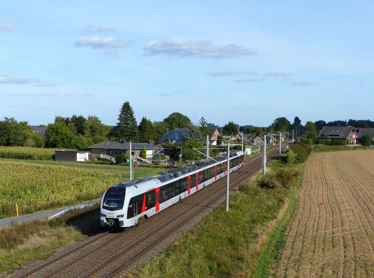 Abellio Triebzug ET 25 2304 Baumannstrasse, Praest bei Emmerich am Rhein 06-07-2018. Abellio treinstel ET 25 2304 Baumannstrasse, Praest bij Emmerich 06-07-2018.
