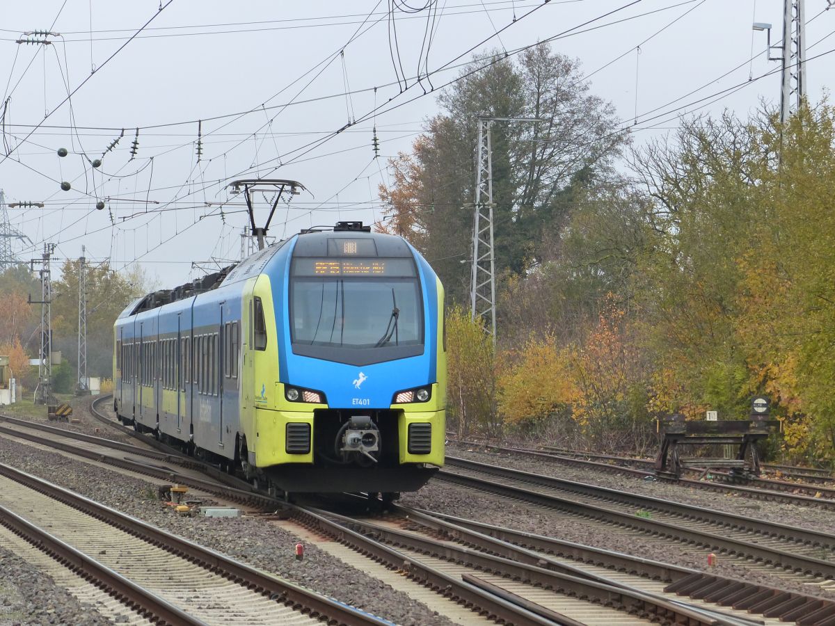 Abellio Westfalenbahn Triebzug ET 401 Salzbergen 21-11-2019.


Abellio Westfalenbahn treinstel ET 401 Salzbergen 21-11-2019.