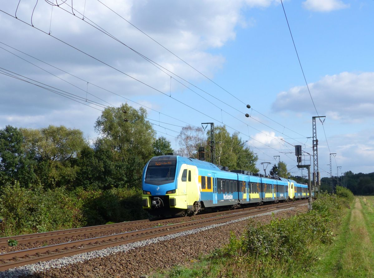 Abellio Westfalenbahn Triebzug ET 411 Devesstra�e, Salzbergen 13-09-2018.


Abellio Westfalenbahn treinstel ET 411 Devesstra�e, Salzbergen 13-09-2018.